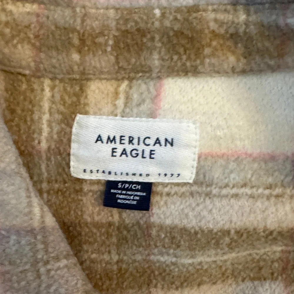 American Eagle Outfitters Cream & Tan Plaid Utility Shacket size S - Picture 2 of 4